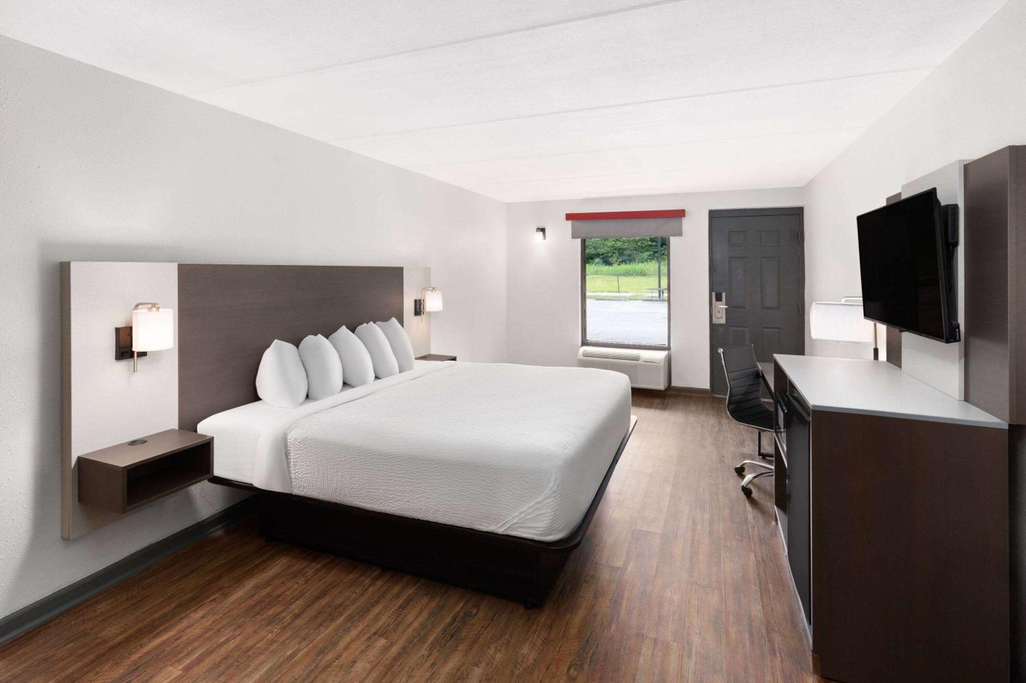 Ramada By Wyndham Bainbridge Hotel ภายนอก รูปภาพ