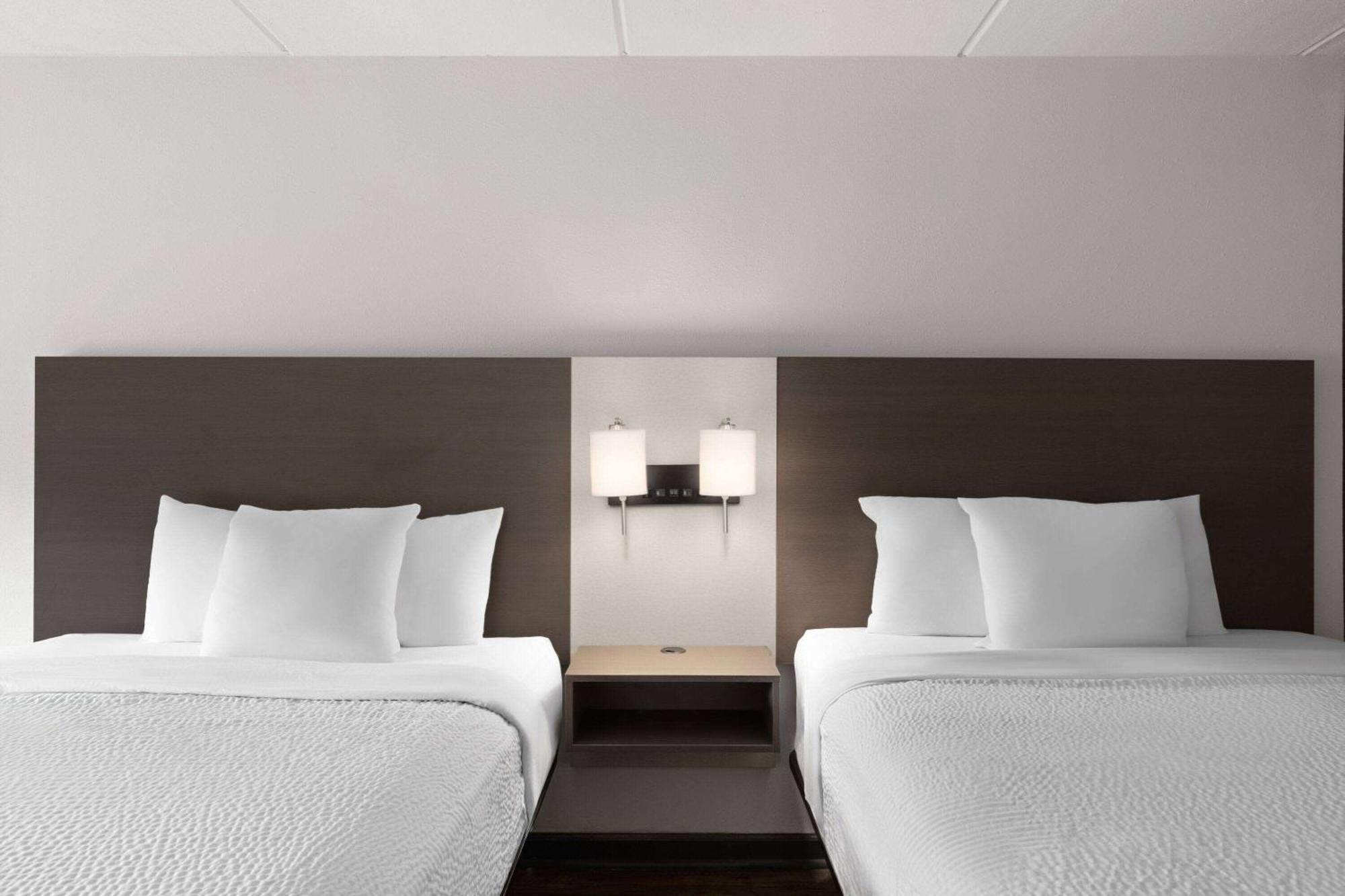 Ramada By Wyndham Bainbridge Hotel ภายนอก รูปภาพ