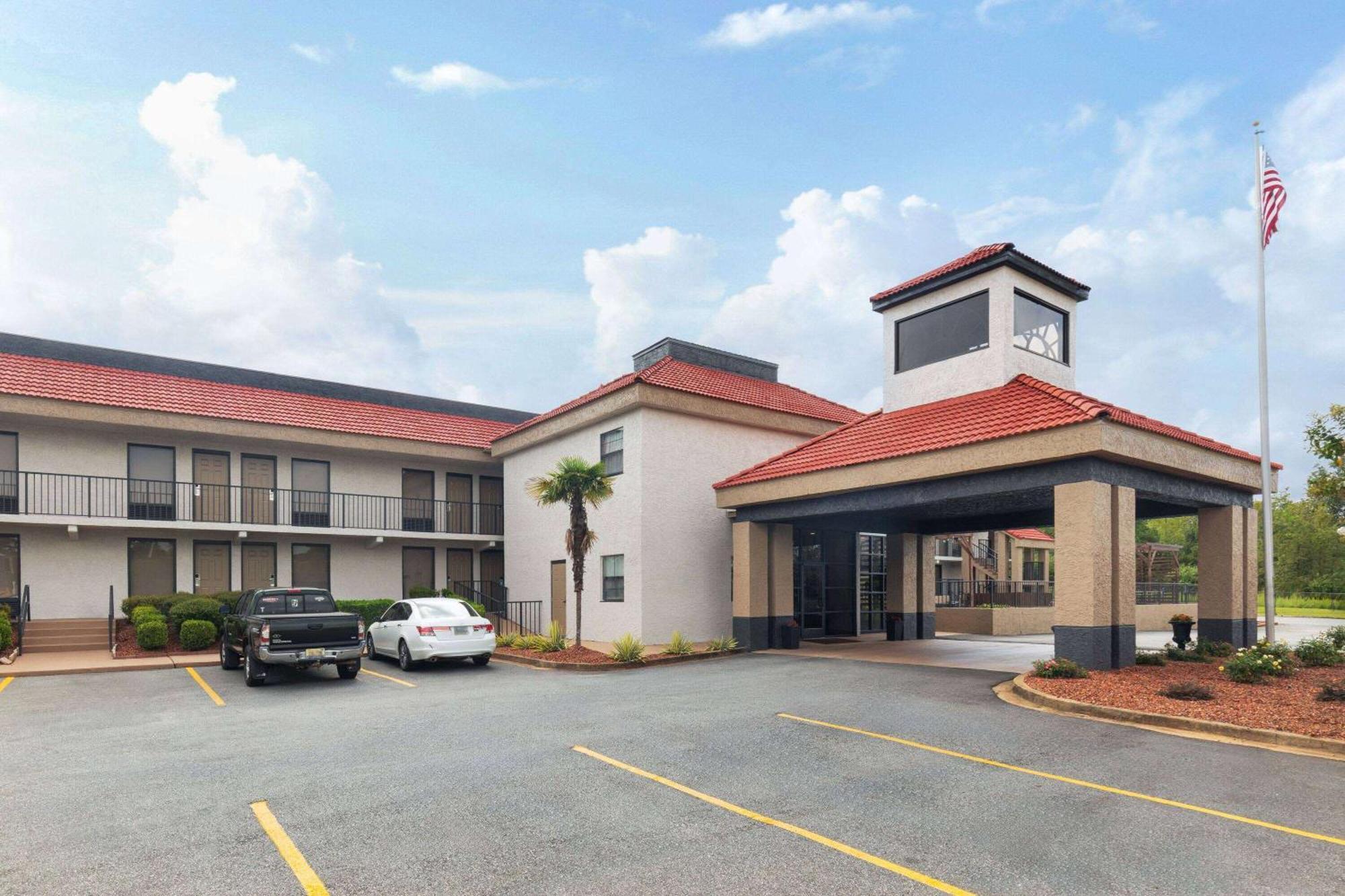 Ramada By Wyndham Bainbridge Hotel ภายนอก รูปภาพ