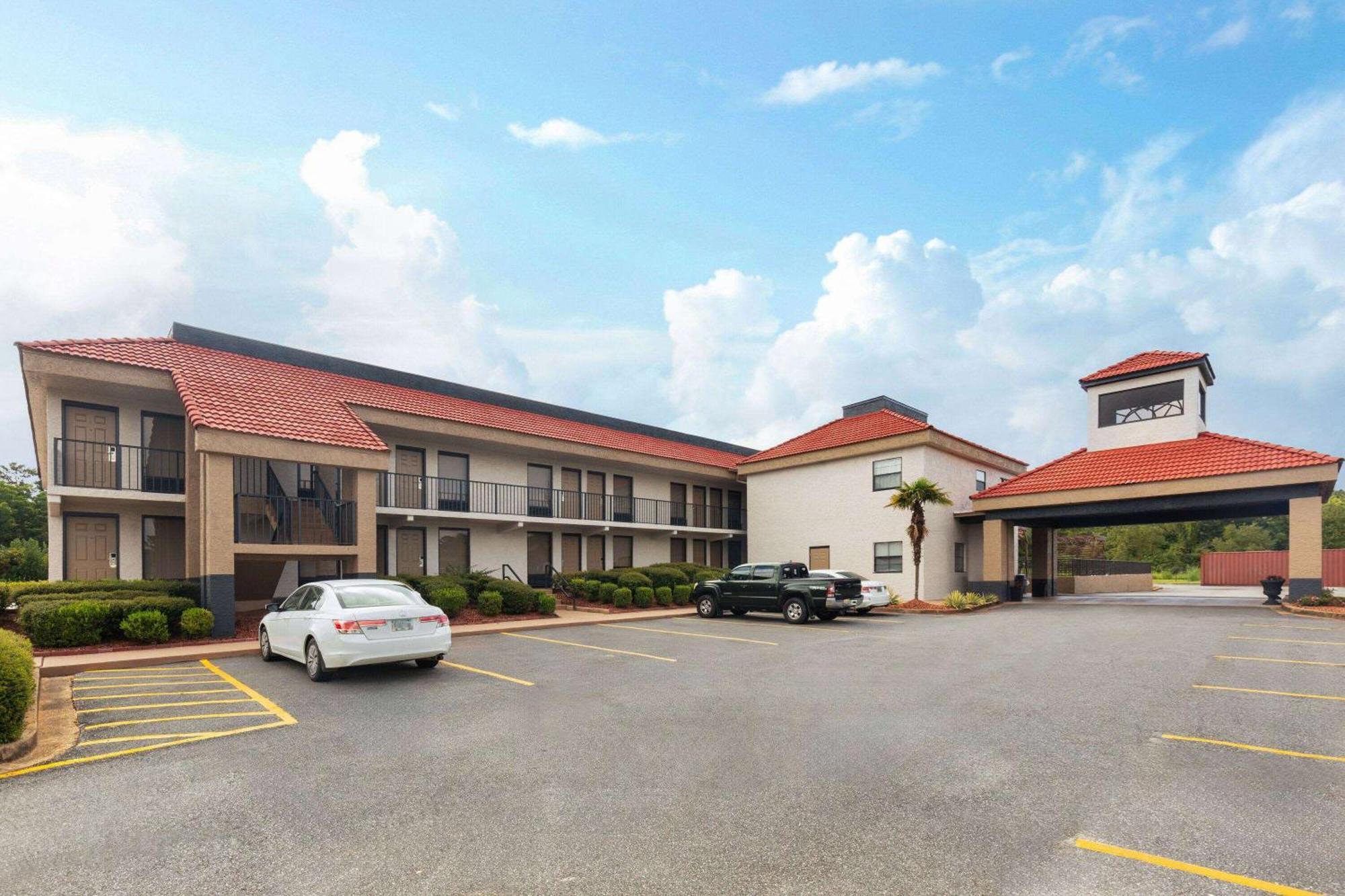 Ramada By Wyndham Bainbridge Hotel ภายนอก รูปภาพ